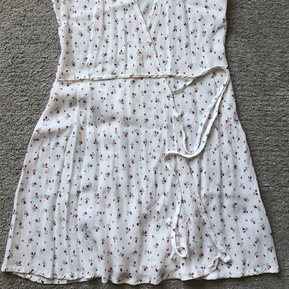 Brandy Melville White Floral Wrap Dress - Picture 3 of 4